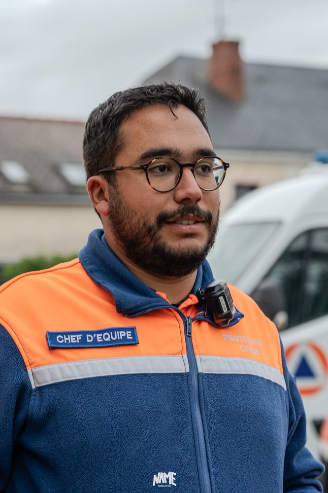 Chef équipe lunettes rondes