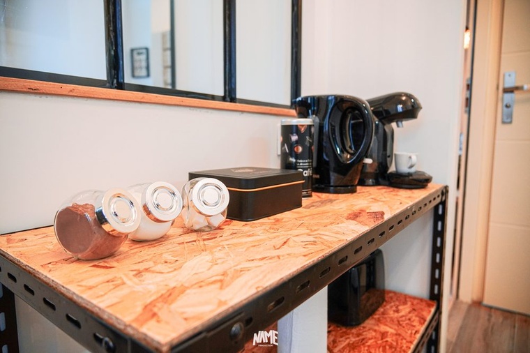 Étagère café studio