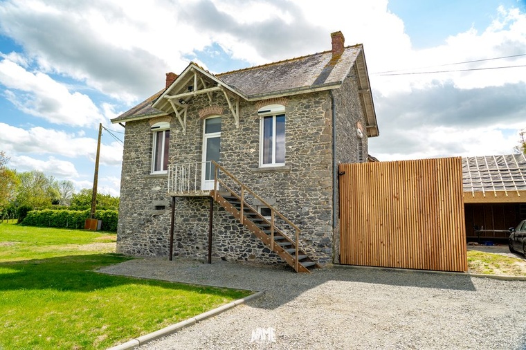 Maison pierre rénovée extérieur