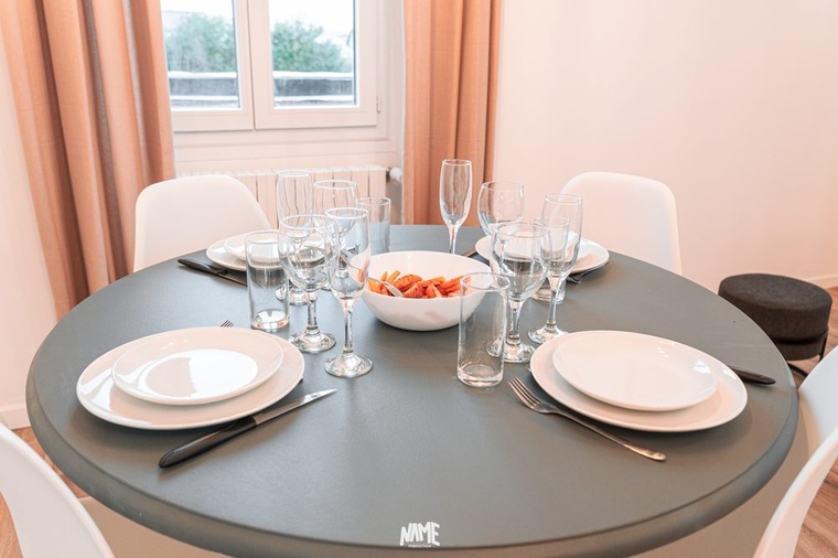 Table dressée salle à manger